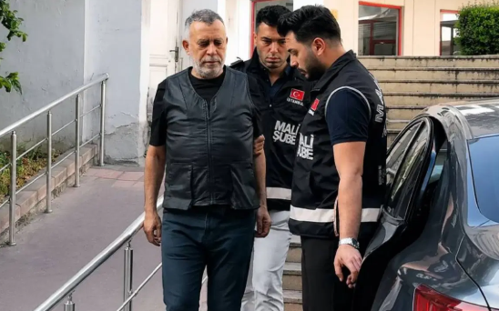 Ahbap’ı göklere çıkartanlar onlar.. Kızılay’ı yerden yere vuranlar onlar.. Şimdi suçlu biz miyiz?