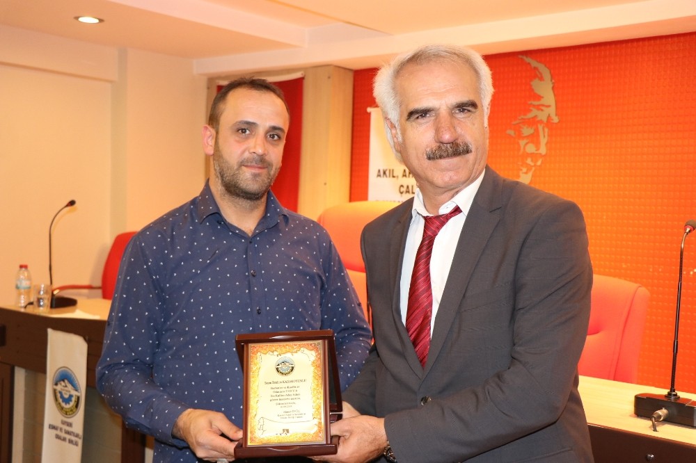 Ahi adaylarına plaket verildi 