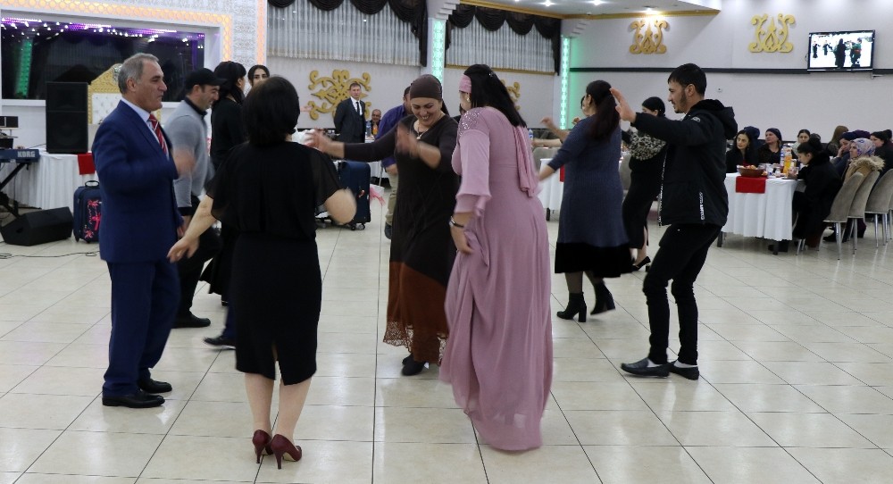 Ahıska Türkleri ‘toy’ geleneklerini Erzincan’da sürdürüyor 