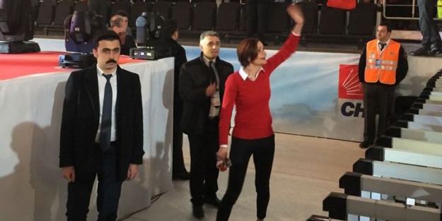 Ahlaksız CHP'li, partisinin kurultayında şok oldu!