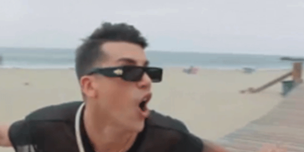 Ahlaksız Kerimcan Durmaz’dan Türk halkına hakaret