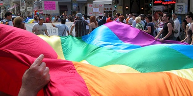 Ahlaksız LGBT dernekleri kapatılmalı! Sapkın akımlar aileyi baltalıyor