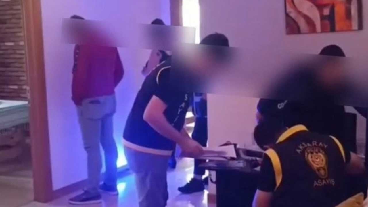 Ahlaksızlara baskın! Cezaevini boyladılar