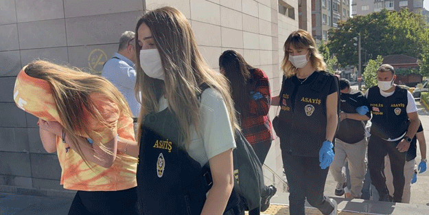 Ahlaksızlığa geçit yok! Reziller suratlarını böyle kapattı