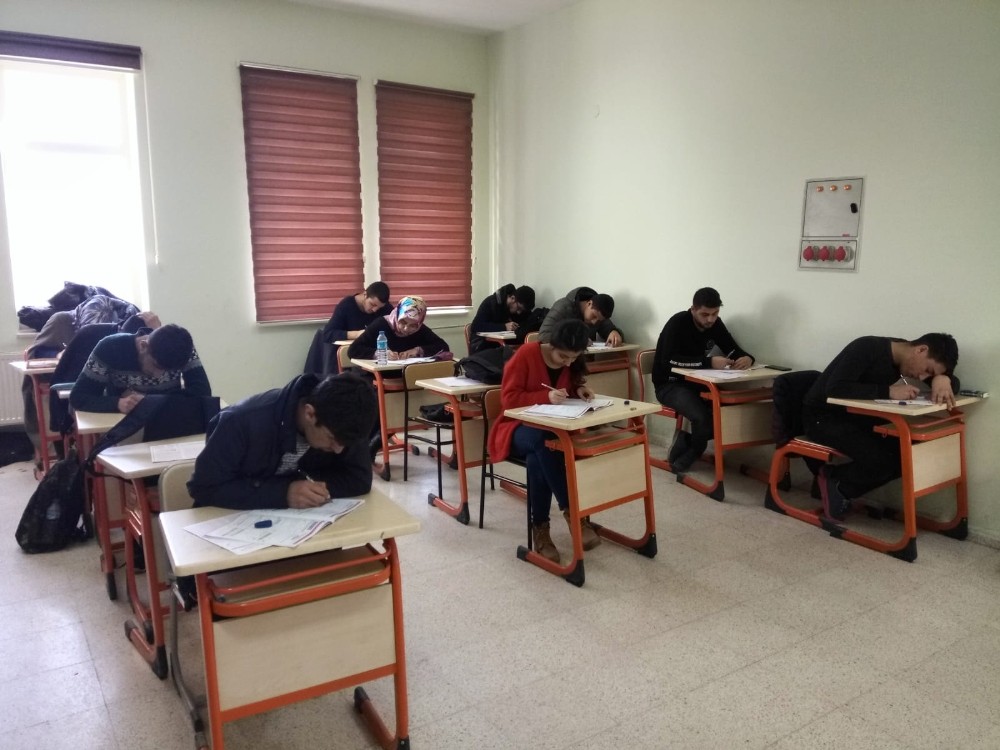 Ahlat HEM, 68 öğrenciyi üniversiteli yaptı 