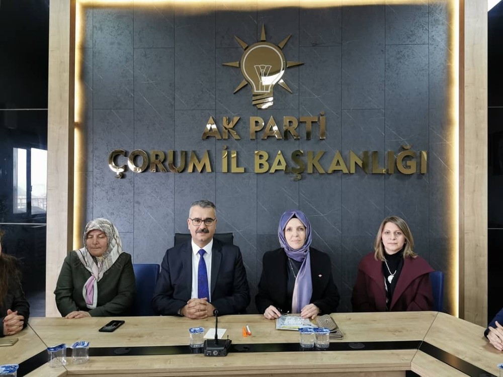 Ahlatcı, AK Partili kadınlarla bir araya geldi 