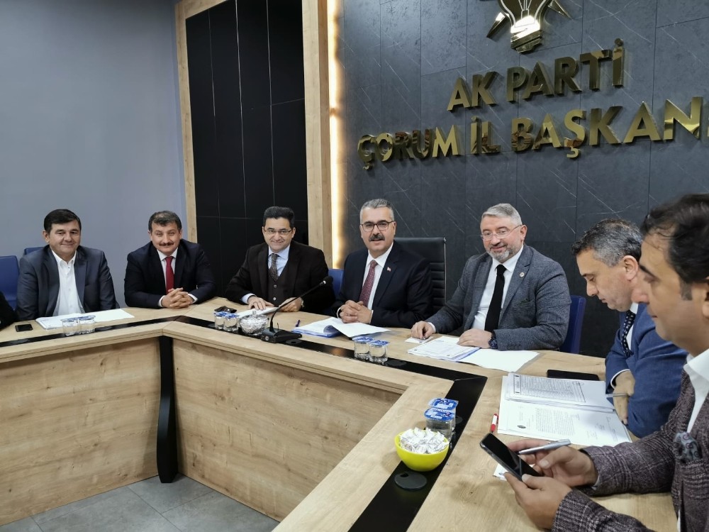 Ahlatcı, belediye meclis üyeleri ve parti yönetimiyle bir araya geldi 