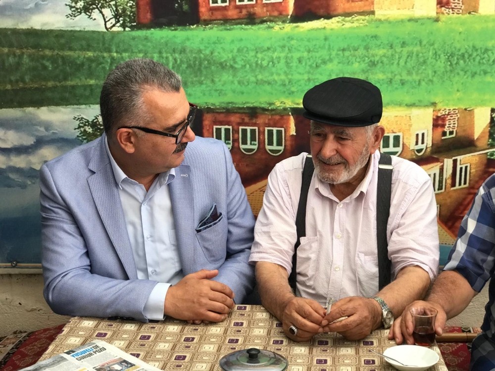 Ahlatcı vatandaşlarla bir araya geldi 