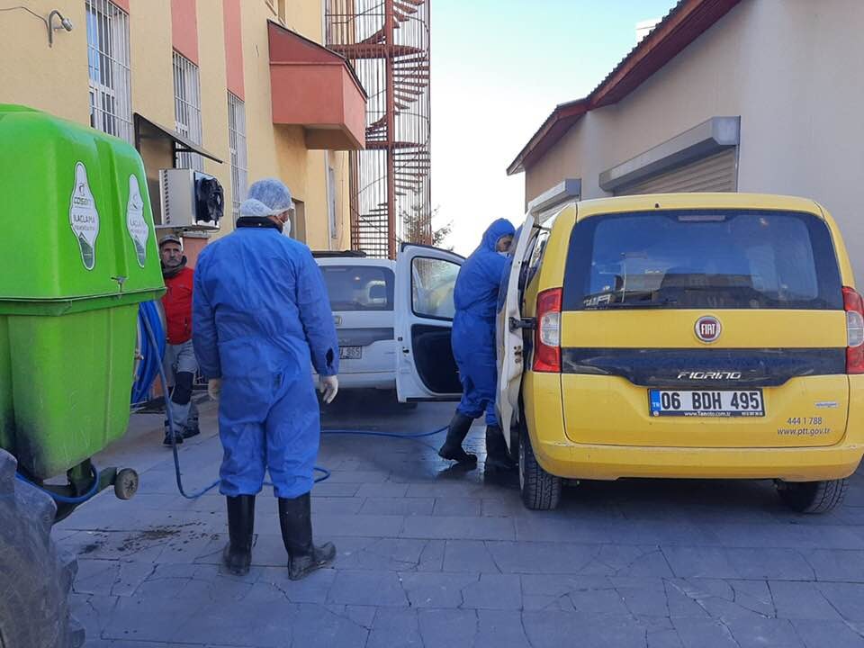 Ahlat’ta dezenfekte çalışmaları aralıksız sürüyor 
