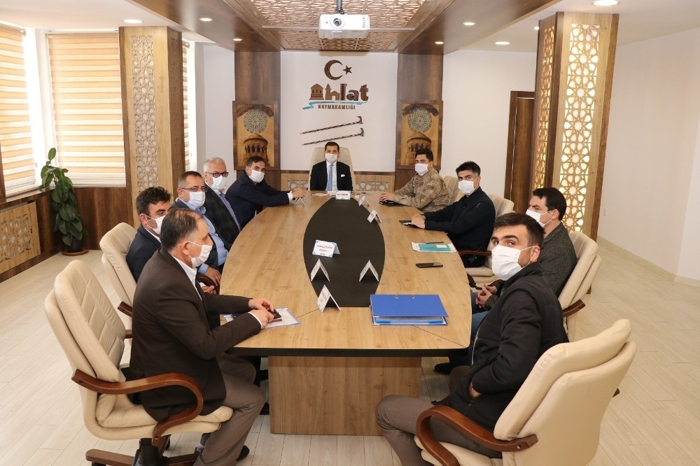 Ahlat’ta Vefa Sosyal Destek Komisyonu toplantısı düzenlendi 