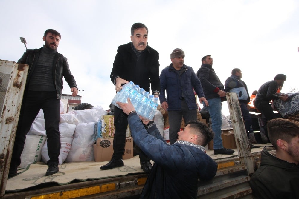 Ahlat’tan Elazığ için yardım seferberliği 