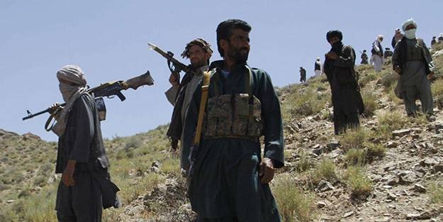 Ahmed Mesud Tacikistan'a kaçtı! Taliban son vilayeti de ele geçirdi!