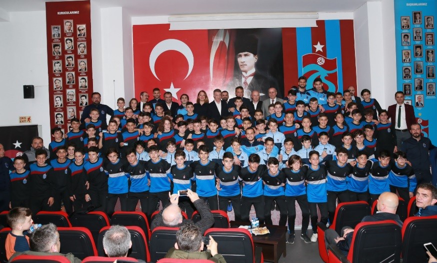 Ahmet Ağaoğlu: 
