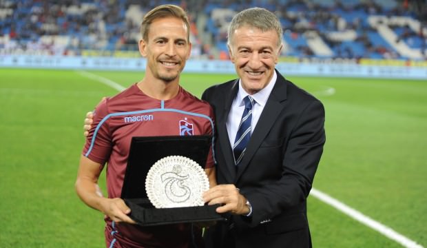 Ahmet Ağaoğlu, Onur ve Pereira'ya plaket verdi