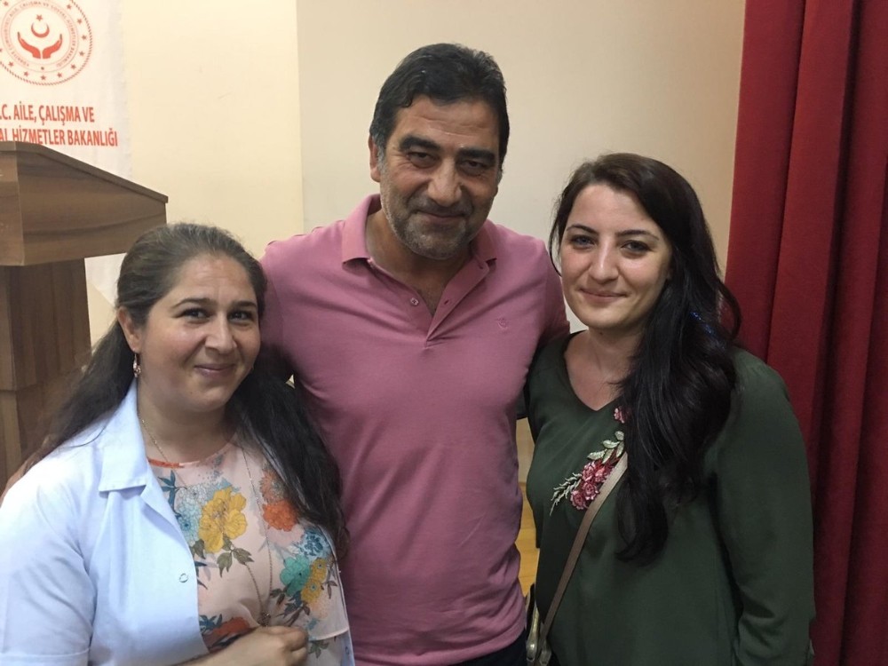 Ahmet Ağaoğlu ve Ünal Karaman’dan çocuklara ziyaret 