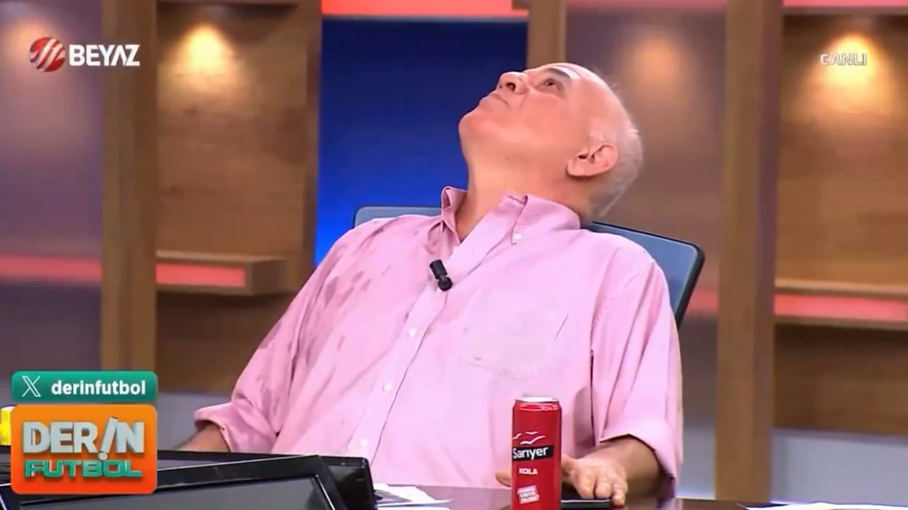 Ahmet Çakar'dan benzeri görülmemiş sevinç! Bakın İzlanda galibiyeti sonrası ne yaptı