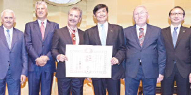 Ahmet Çalık’a Japonya Devlet Nişanı verildi