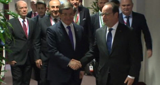 Ahmet Davutoğlu, Hollande ile görüştü