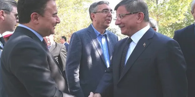 Ahmet Davutoğlu ve Ali Babacan aylar sonra karşı karşıya geldi
