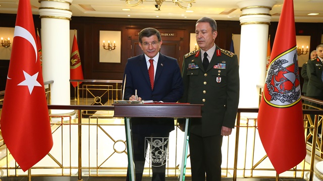 Ahmet Davutoğlu veda turlarına başladı