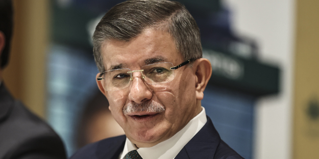 Ahmet Davutoğlu'ndan Boğaziçi Üniversitesi'ndeki gözaltılara tepki