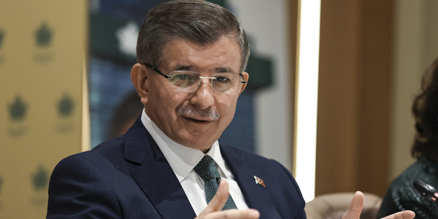 Ahmet Davutoğlu'ndan Boğaziçi Üniversitesi'ndeki protestolara destek