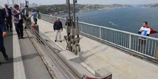 Ahmet Davutoğlu'ndan hayat kurtaran hamle