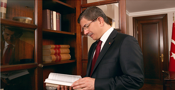 Ahmet Davutoğlu'ndan yeni bir medeniyet okuması