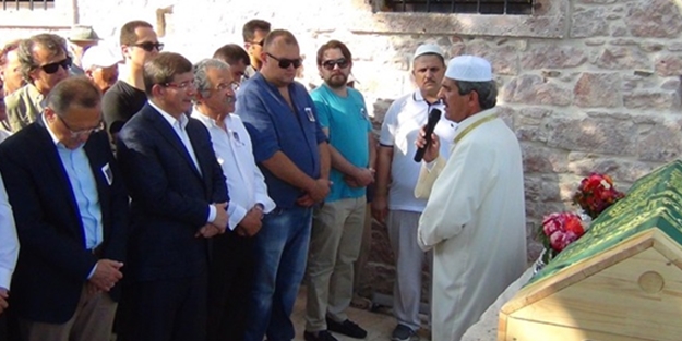 Ahmet Davutoğlu'nun acı günü