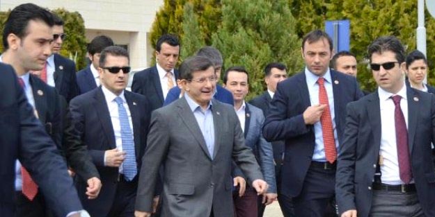 Ahmet Davutoğlu’nun yeni parti ismi Hemen Adalet Partisi mi?