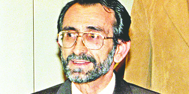 Ahmet Derin ağabeyi rahmetle yâd ediyoruz