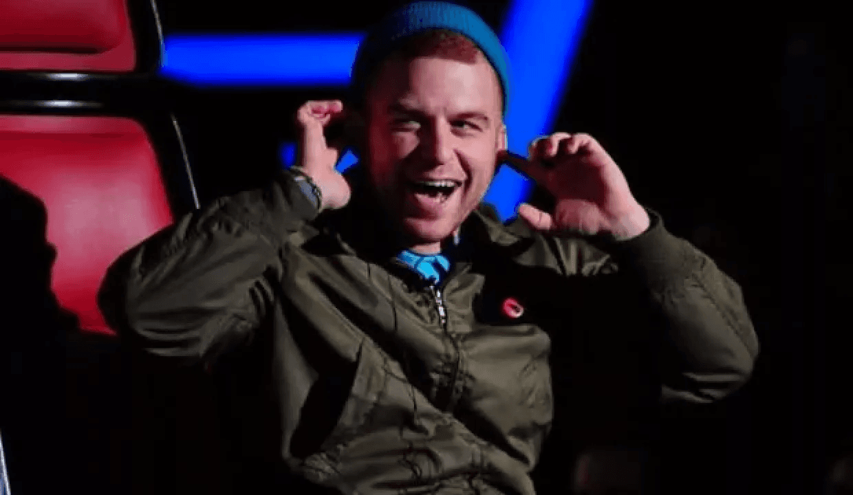 Ahmet Hakan, Athena'ya niye terlik fırlatmak istedi?