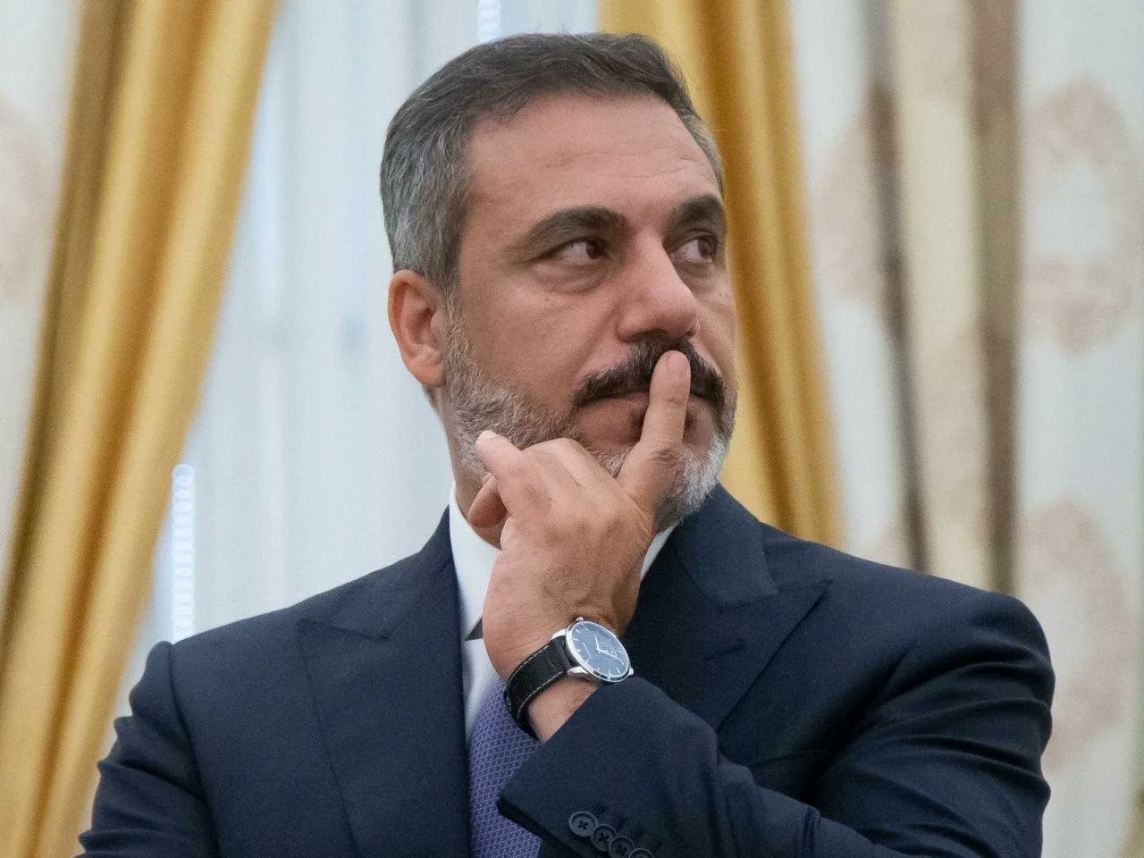 Ahmet Hakan’dan olay Hakan Fidan yazısı! Kapak öyle olmaz, böyle olur! Hadi buyrun bakalım