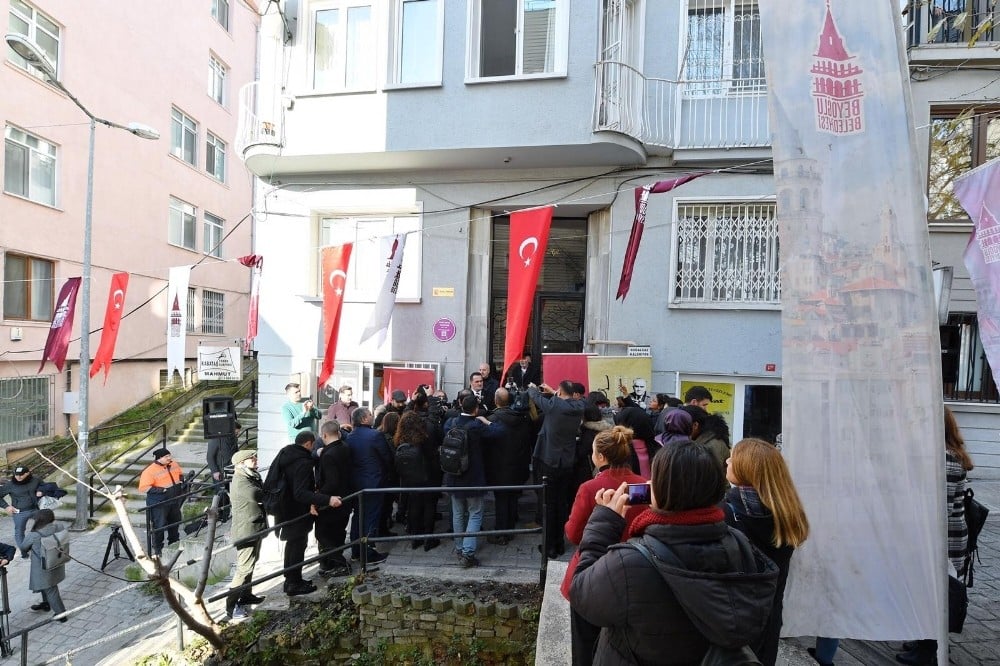 Ahmet Hamdi Tanpınar’ın evine tabela asıldı 