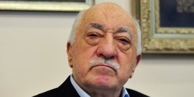 ''Gülen'in ağzını sildiği peçeteyi yedi''