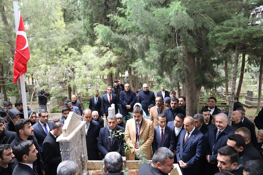 Ahmet Kerse mezarı başında dualarla anıldı 