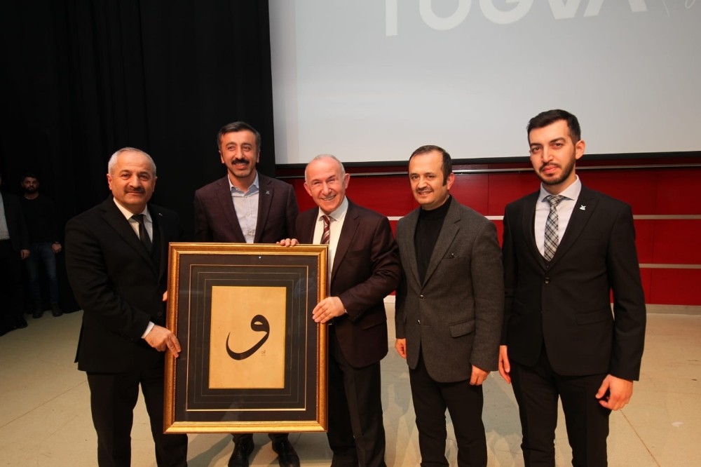 Ahmet Şimşirgil’den Osmanlı konferansı 