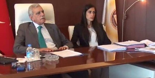 'Eş başkan' dediler sekreter yaptılar!