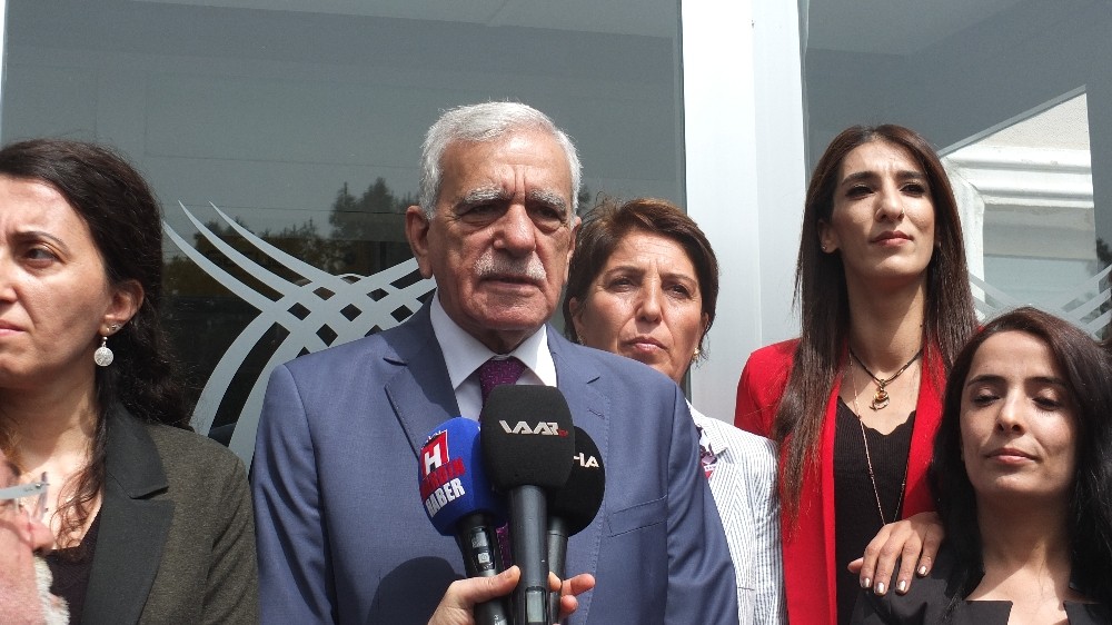 Ahmet Türk mazbatasını aldı 