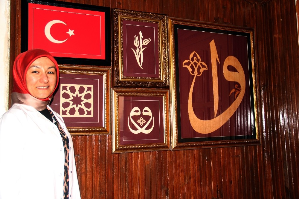 Ahşap ellerinde sanat eserine dönüşüyor 