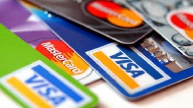 Aidatsız kart vermeyen banka yandı!