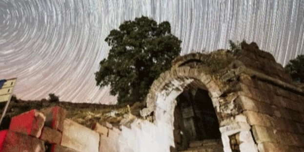 Aigai Antik Kenti'nde görenleri hayrete düşüren anlar: Yıldız şöleni