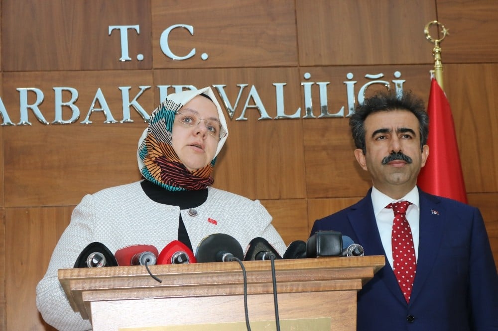 Aile, Çalışma ve Sosyal Hizmetler Bakanı Selçuk: 