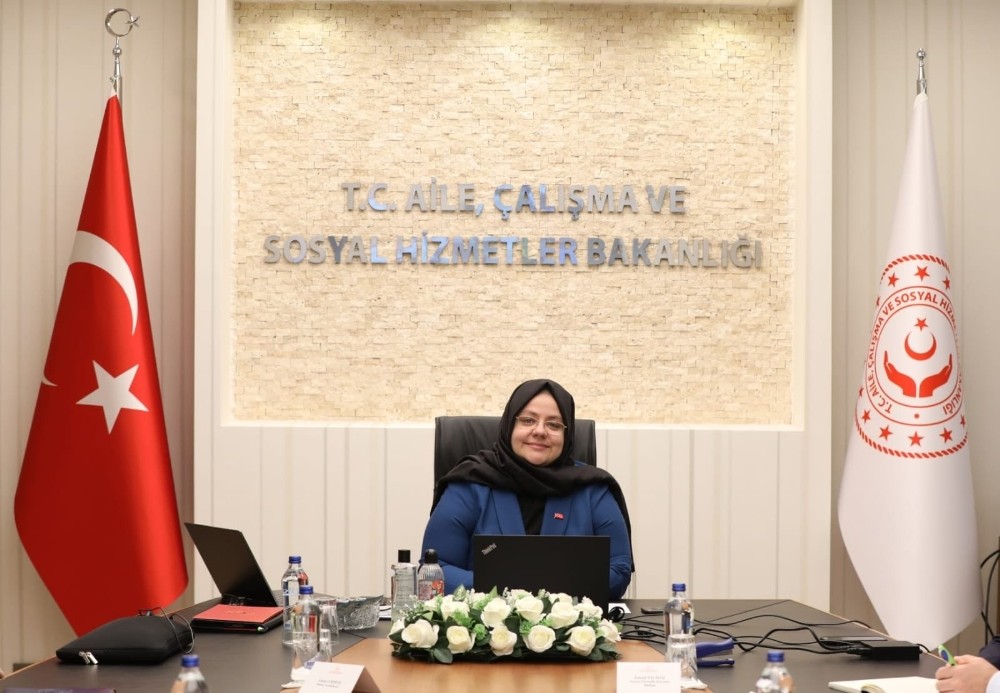 Aile, Çalışma ve Sosyal Hizmetler Bakanı Selçuk’tan telekonferanslı toplantı 