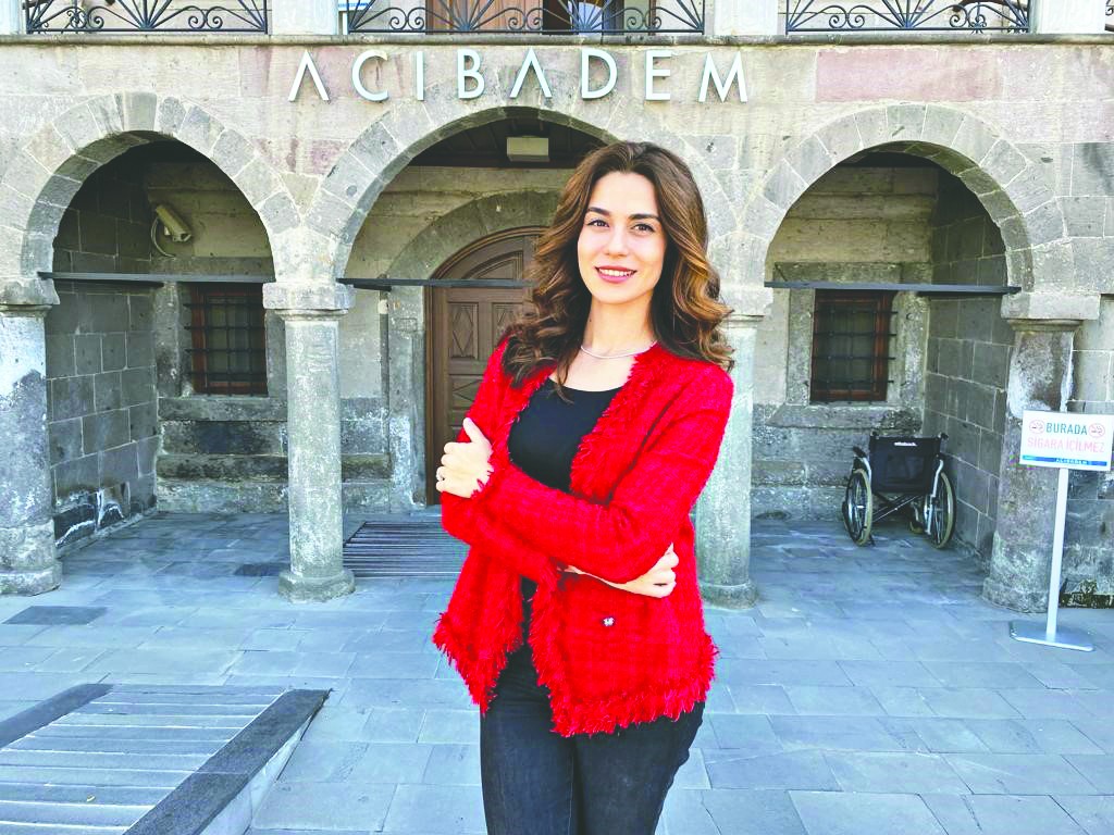 Aileler dikkat! Çocuğunuz gözünü kısarak bakıyorsa bir göz hekimine gösterin