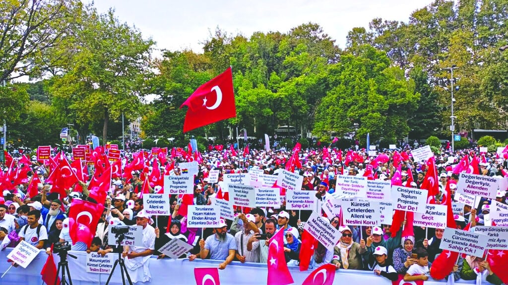 Ailelerin değil, sapkınların yanında saf tuttular!