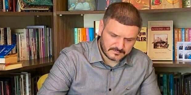 ‘Aileni ve Neslini Koru Sapkınlığa Dur De’ raflarda