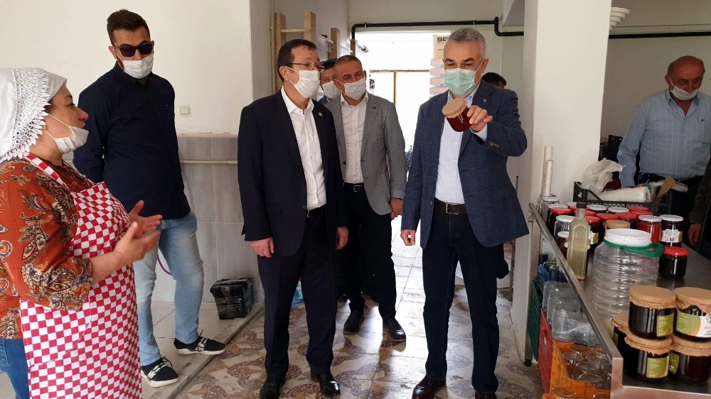 Ailesi için ürettiği kozalak reçeliyle marka oldu 