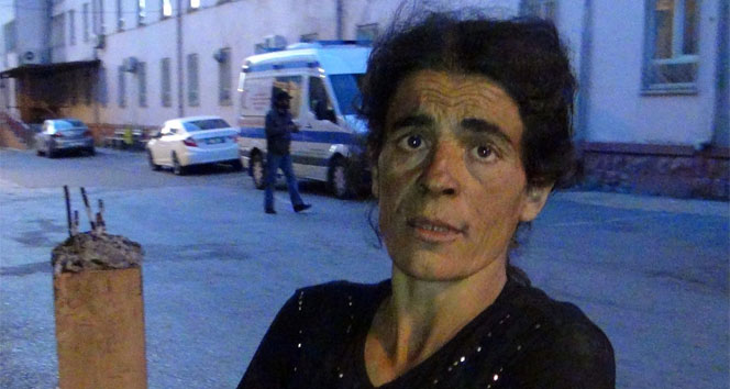 Ailesini kaybeden anneye Fatma Şahin sahip çıktı