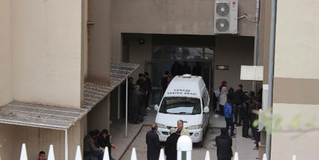 Ailesini yakınının evine gönderip, kendisini astı